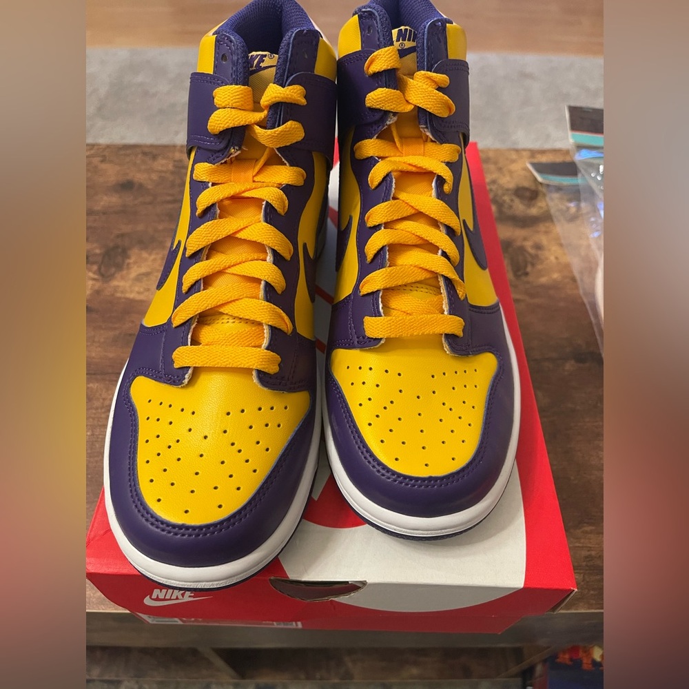 Big Kids Nike High Top Dunks “Lakers” colors - Picture 3 of 6